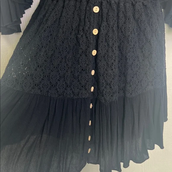Free People - Black Lace Button Smocked Open Back Short Romper Size Medium - Picture 5 of 11